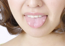 痛い 舌 舌にできる口内炎の原因〜注意の必要な症状とは？〜